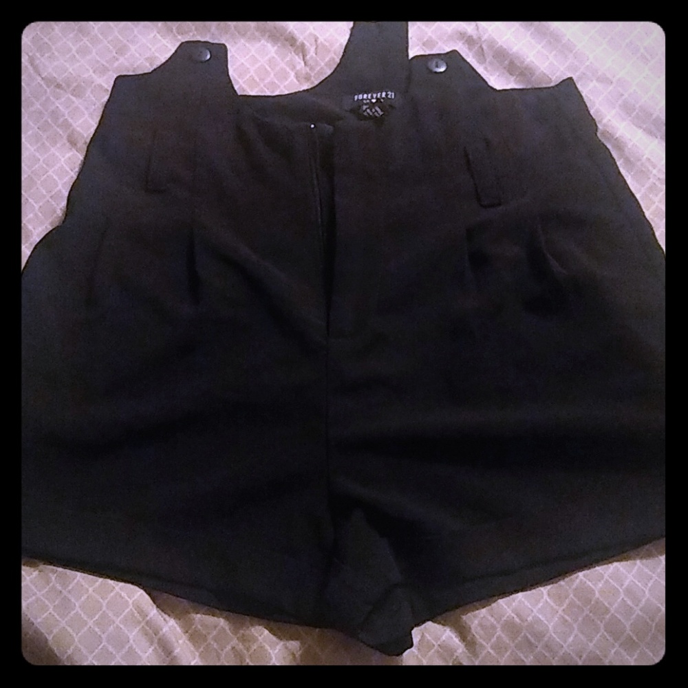 Short  semi- loose shorts